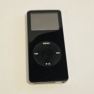 Apple iPod Nano Model A1137 1GB 1st Gen Black Tested. Excellent condition works